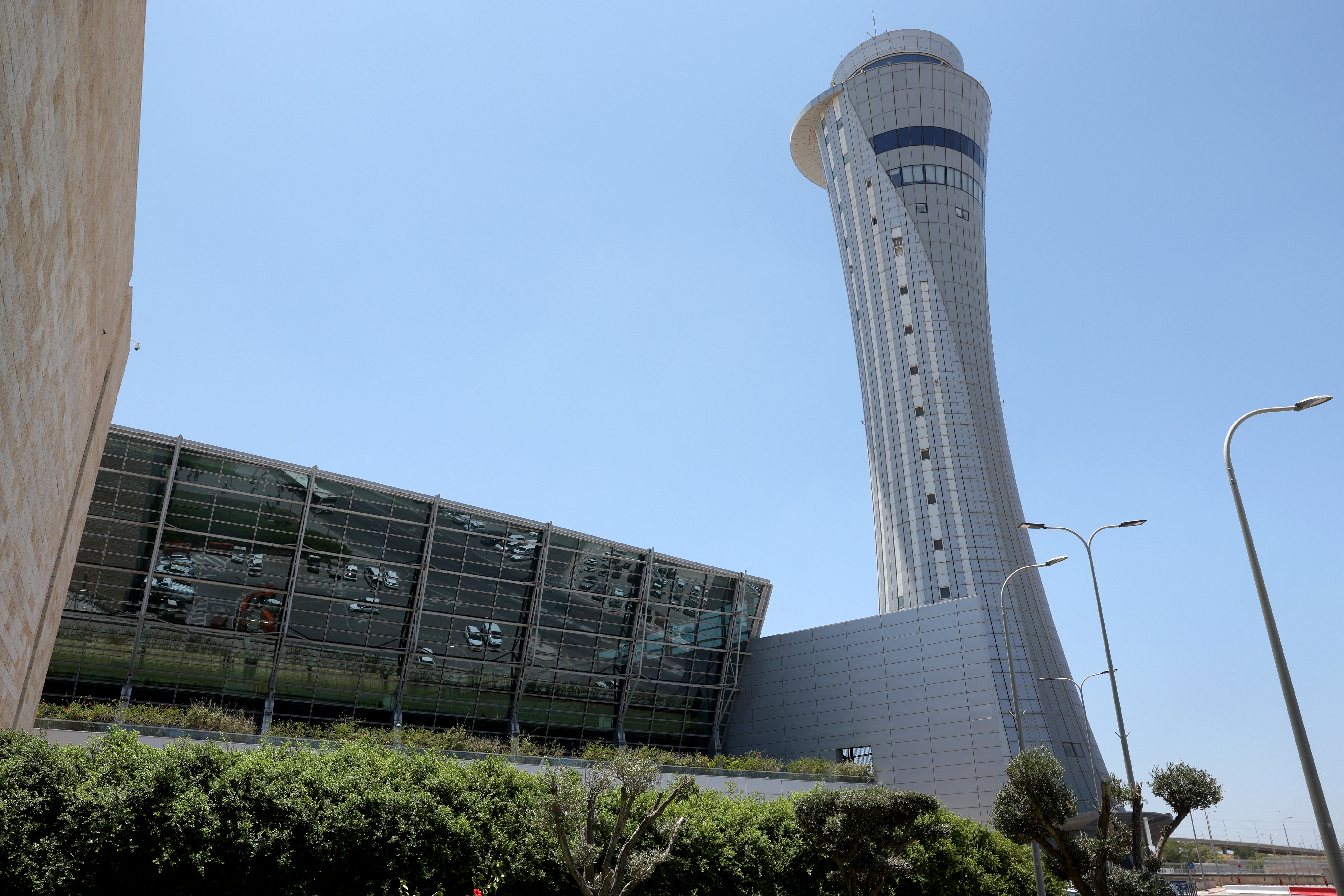 Houthi attaccano aeroporto Ben Gurion: rocket  intercettato