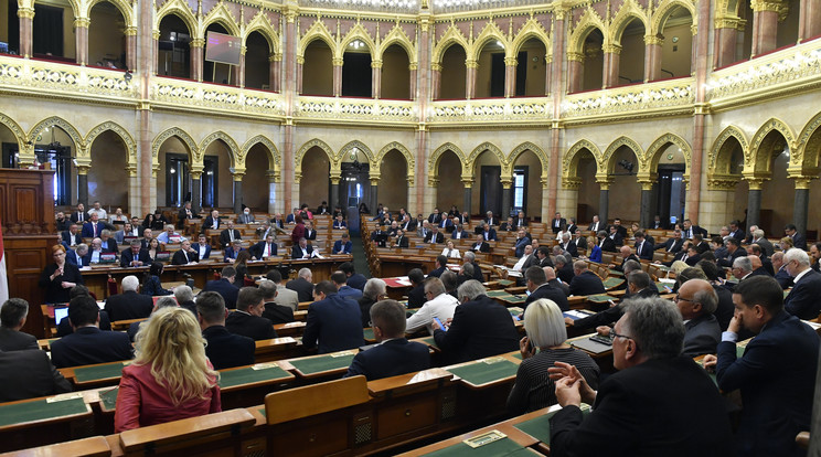 Az Országgyűlés kétnapos rendkívüli ülést tart a jövő héten.  /Fotó:MTI/Máthé Zoltán