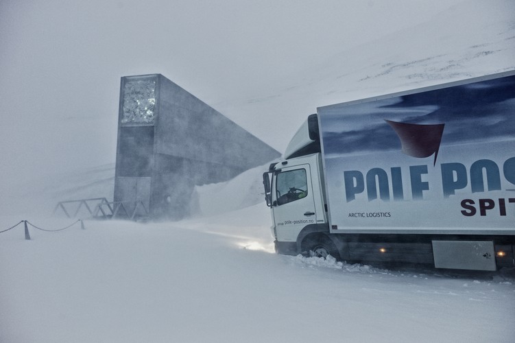Globalny Bank Nasion, Svalbard, Norwegia, październik 2013, Autor: Matthias Heyde, licencja CC BY-ND 4.0, źródło: https://www.flickr.com/photos/landbruks-_og_matdepartementet/sets/72157623004641656