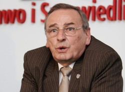 Romaszewski grozi pozwami. "Nigdy nie broniłem Starucha!"