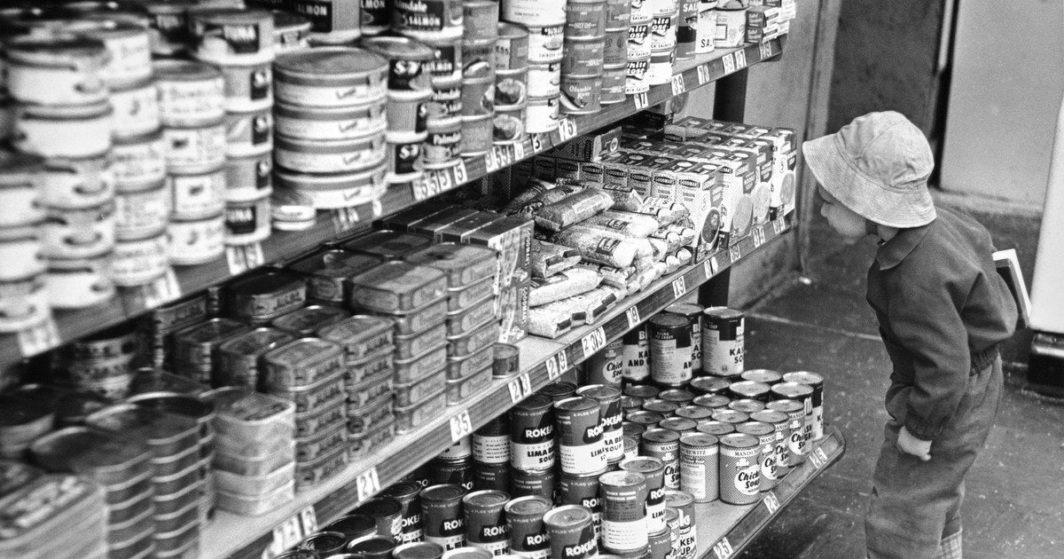 Photos of the first supermarkets show how grocery shopping has ...
