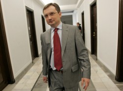 PiS chce nowej komisji, by oczyścić Ziobrę