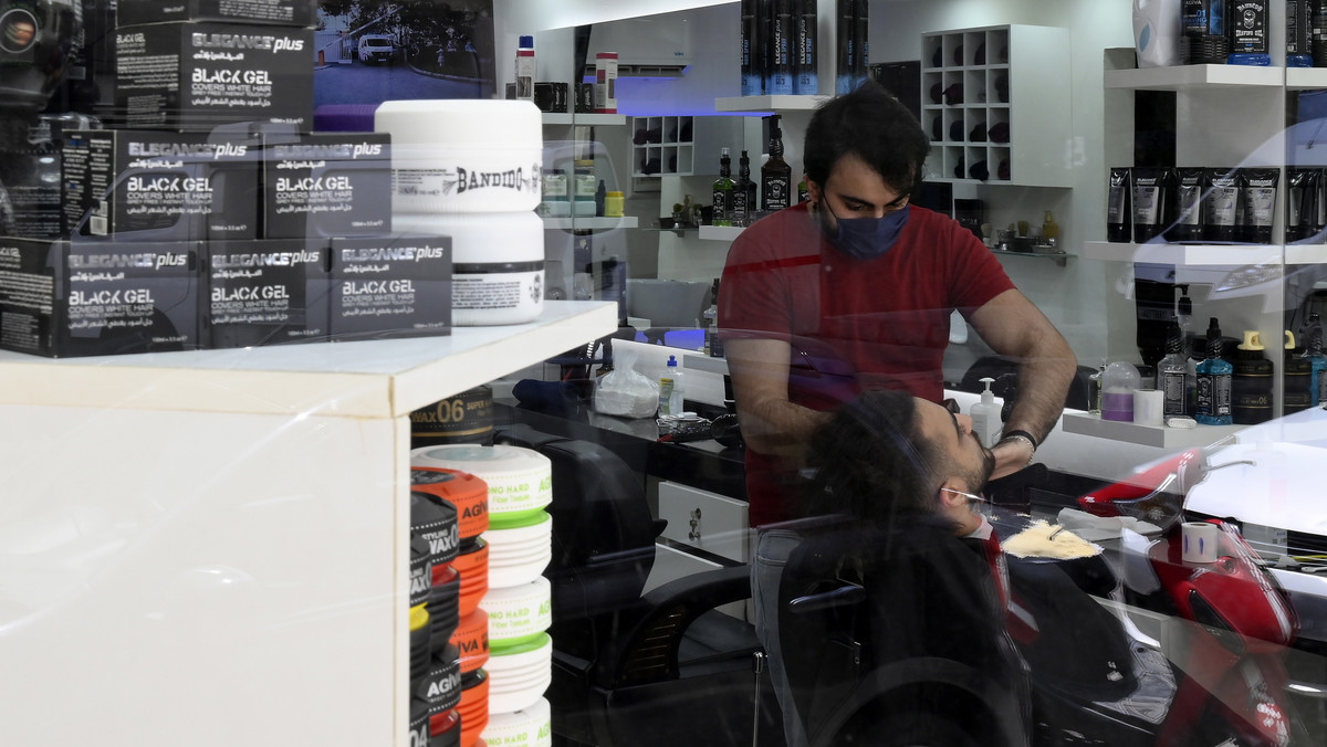 Prezes federacji fryzjerskiej: za strzyżenie klienci oferują nawet 200 euro