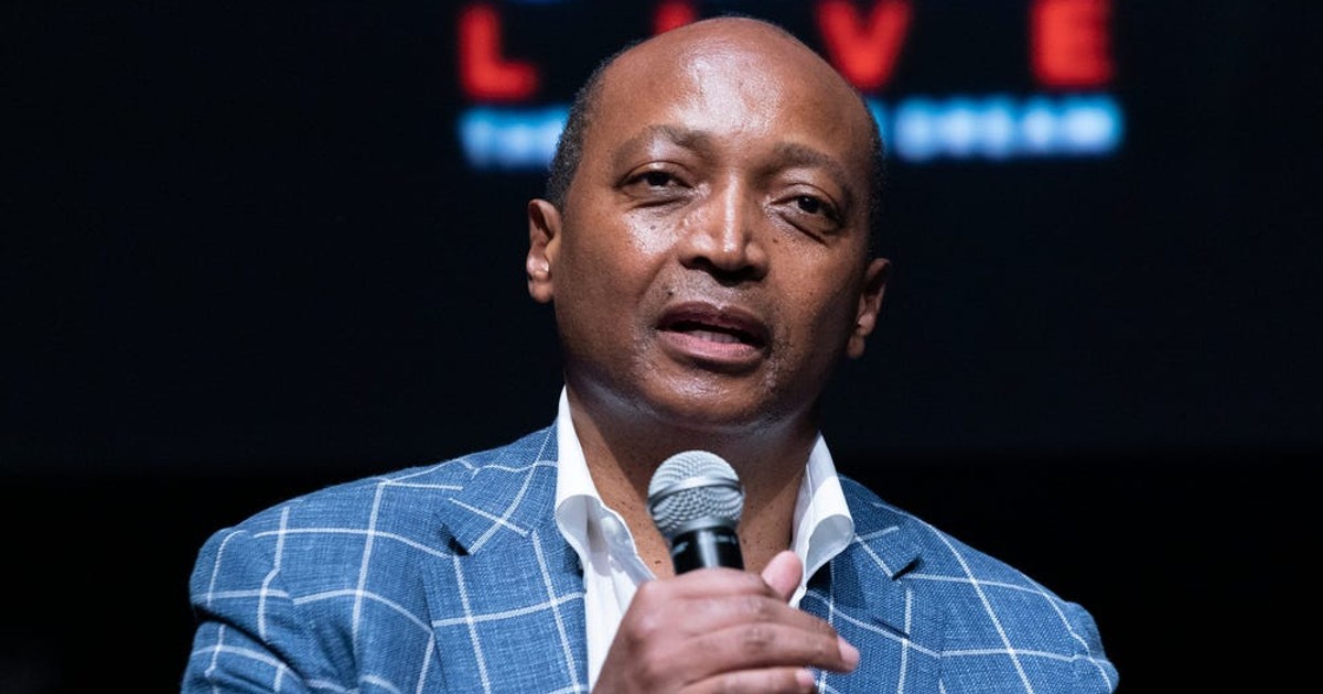 South African billionaire Patrice Motsepe joins race to build Africa’s next manganese export facility.