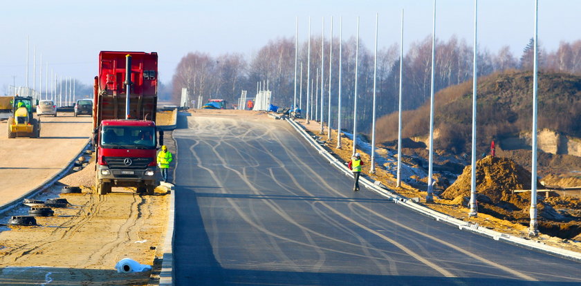 1300 km nowych dróg i autostrad. Gdzie powstaną?