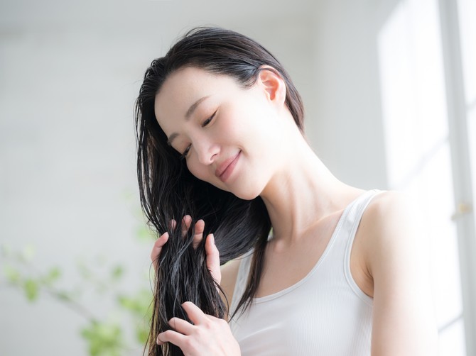 Japanke pranje kose ne započinju vodom: Trik koji praktikuju u najskupljim salonima