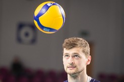 LM siatkarzy. Projekt wygrał dwa pierwsze sety, ale przegrał po tie-breaku