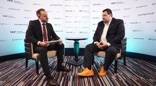 Bankowość mobilna na wakacjach – jak aplikacje ułatwiają planowanie i podróżowanie?