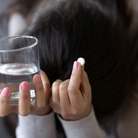 Ezért nem hatnak ugyanúgy mindenkinél az antidepresszánsok - az okot a gyomorban kell keresni