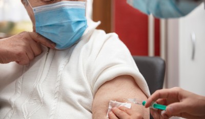 Będą kontrole NFZ i MEiN ws. szczepień na Uniwersytecie Mikołaja Kopernika