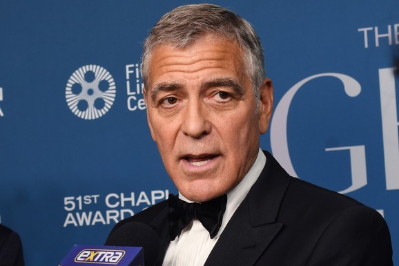 KLUNI NA DODELI ČAPLINOVE NAGRADE RAZBIO TIŠINU: Glumac oštro protiv nasilja i mržnje, a zatim je usledila filmska scena