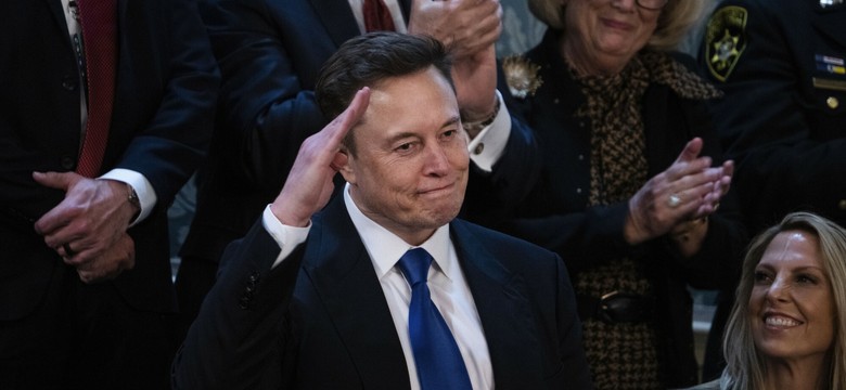 Elon Musk grozi Ukrainie wyłączeniem systemu Starlink. "Cały front upadnie"