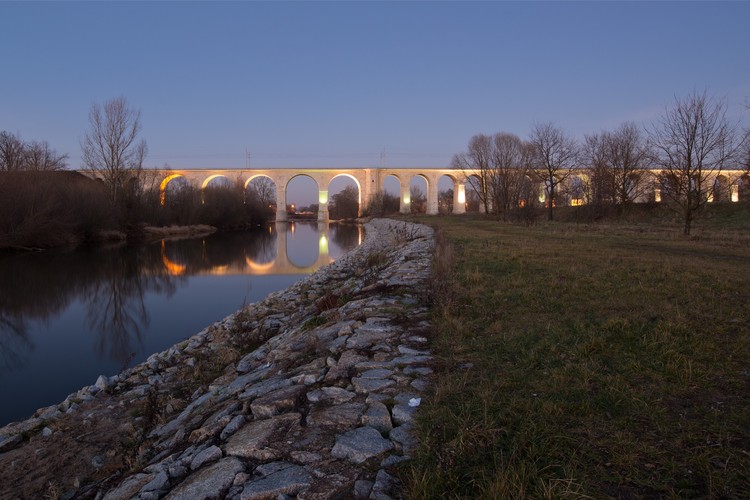 Zabytkowy most w Bolesławcu.