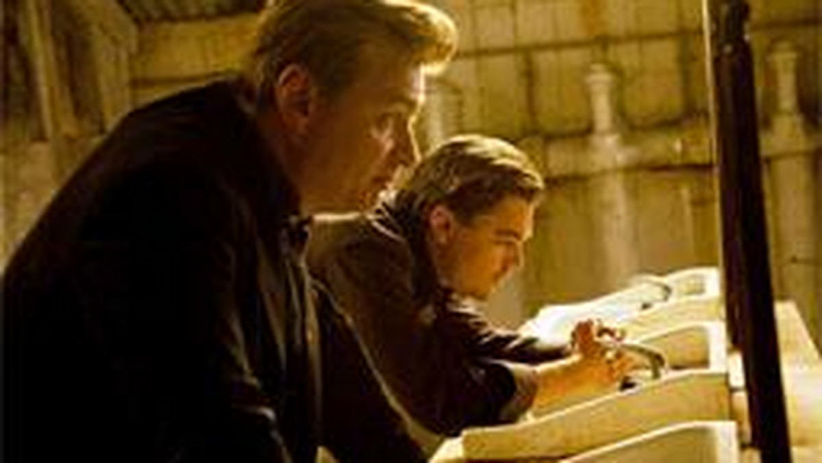 Mimo że reżyser Christopher Nolan woli nie ujawniać szczegółów dotyczących jego nowego filmu "Incepcja", wytwórnia Warner Bros.