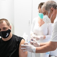 Koronavírus: így lesznek nyitva június végétől a kórházi oltópontok
