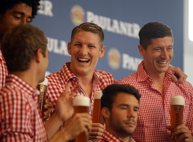 Robert Lewandowski przyłapany na piwie z kolegami z Bayernu