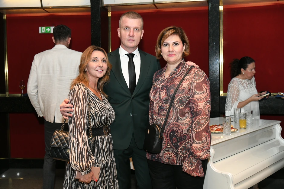 Marija Vukasinović (Content Strategy and Content Management) i Danica Lović (Direktor pravne službe), Telekom (desno)