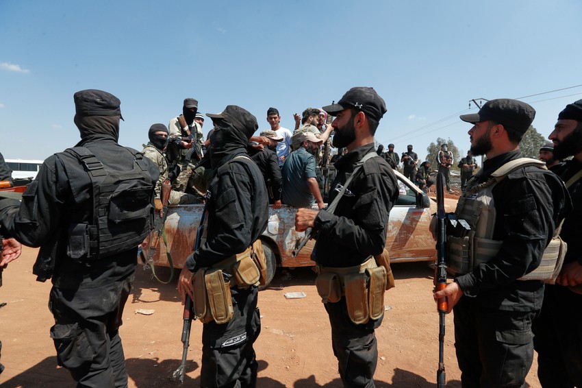 Sirijske vladine snage blokiraju ulaz beduinima u provinciju Sveida u selu Busra al Harir na jugu Sirije 20. jula