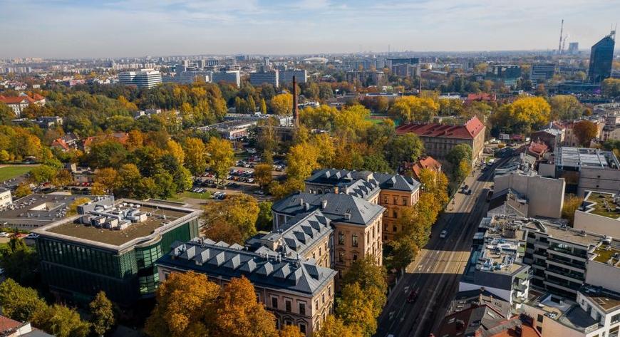 W ramach projektu planowane jest, aby na ulicy Kopernika, przy wybranych gmachach dawnych klinik szpitalnych i zakładów teoretycznych zostały rozmieszczone tabliczki w dwóch wersjach językowych (polskiej i angielskiej), informujące o historii budynku.