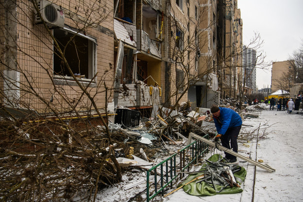 Kijów. Budynek po rosyjskim ataku rakietowym