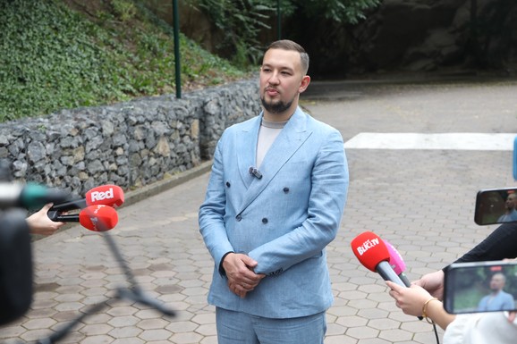 "MENJAM PELENE, PLANIRAMO JOŠ DECE" Uroš Živković sinu slavi 1. rođendan : "Spremio sam pare za bakšiš"