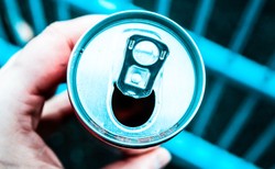 Co się dzieje w organizmie po wypiciu "energetyka"? Badacze wyliczają skutki