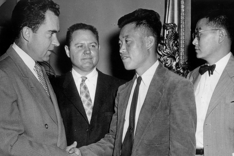 No Kum-sok spotyka się z wiceprezydentem Richardem Nixonem w maju 1954 r.