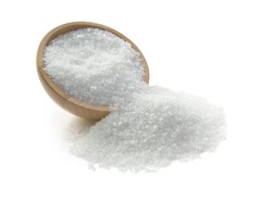 Ponad 200 ton żywności z solą przemysłową znika z rynku