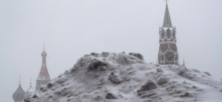 Rosja: W Moskwie największe od 20 lat opady śniegu. "Zachowajcie ostrożność"