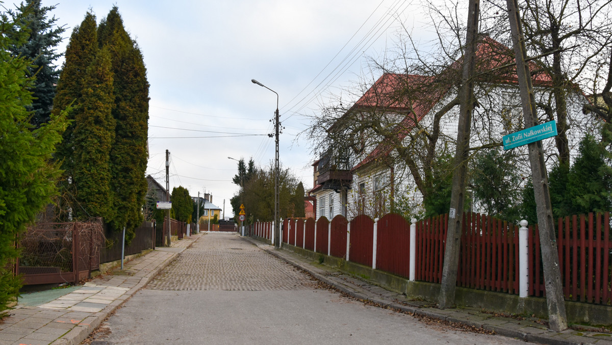 Urząd  Miasta ogłosił przetarg na wybudowanie oświetlenia na szesnastu ulicach Białegostoku. Szuka firmy, która zrealizuje tę inwestycję jeszcze w pierwszej połowie 2017 roku. Wiemy już, na których ulicach urząd chce zainstalować latarnie.