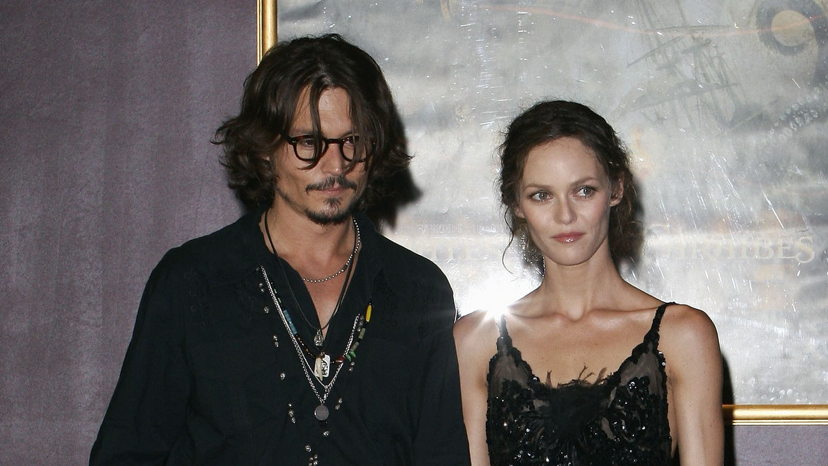 16-letni Jack Depp zmaga się z poważnymi problemami zdrowotnymi. Vanessa Paradis w ostatniej chwili musiała zrezygnować z przybycia na premierę swojego najnowszego filmu, by zaopiekować się synem.