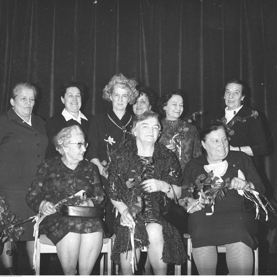 Obchody Dnia Kobiet zorganizowane przez Warszawski Komitet Zjednoczonego Stronnictwa Ludowego, rok 1970.