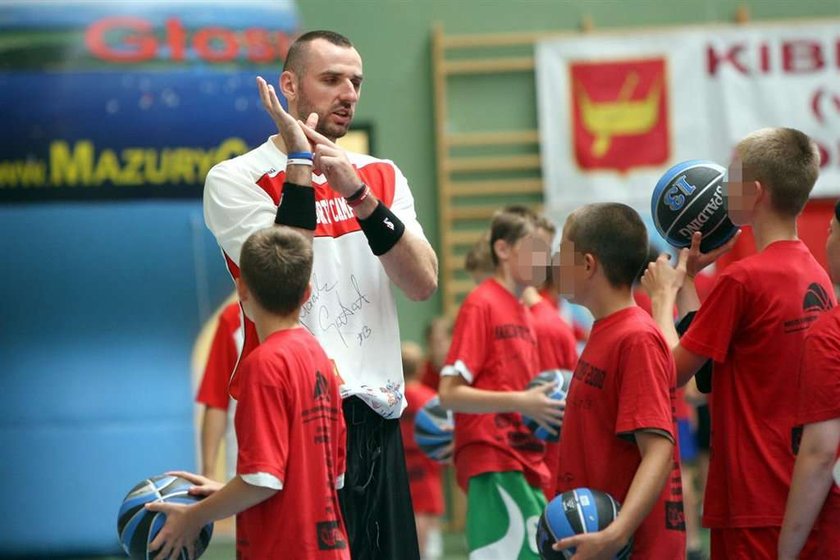 Ruszył Marcin Gortat Camp na których gwiazda NBA uczy dzici gry w kosza