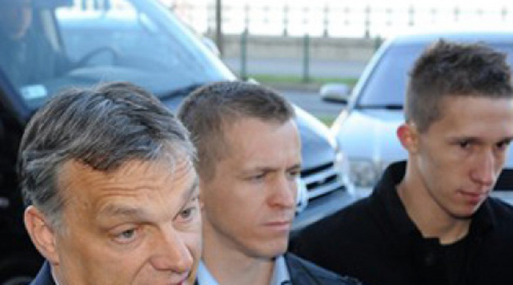 Orbán: A Fidesz-frakció nem váltja le Schmittet