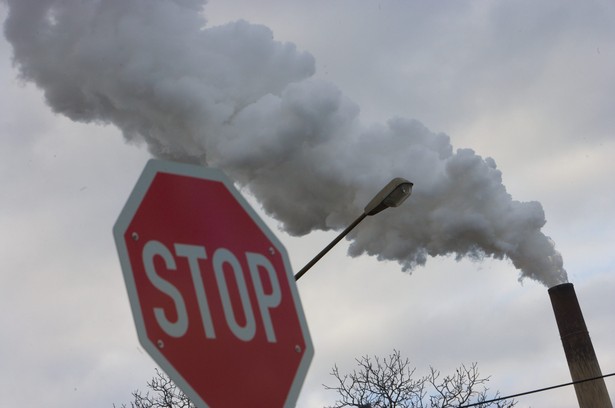 Pakiet klimatyczno-energetyczny powstrzyma trucicieli