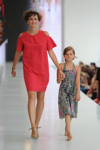 Monika Mrozowska z córką na Warsaw Fashion Street 2012