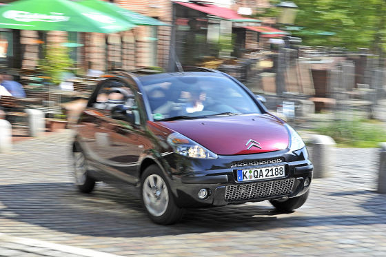 Citroën C3 Pluriel 1.4 Charleston: małe auto, 1,4 l benzyna (73 KM), droga hamowania w teście: 40,9 metrów.