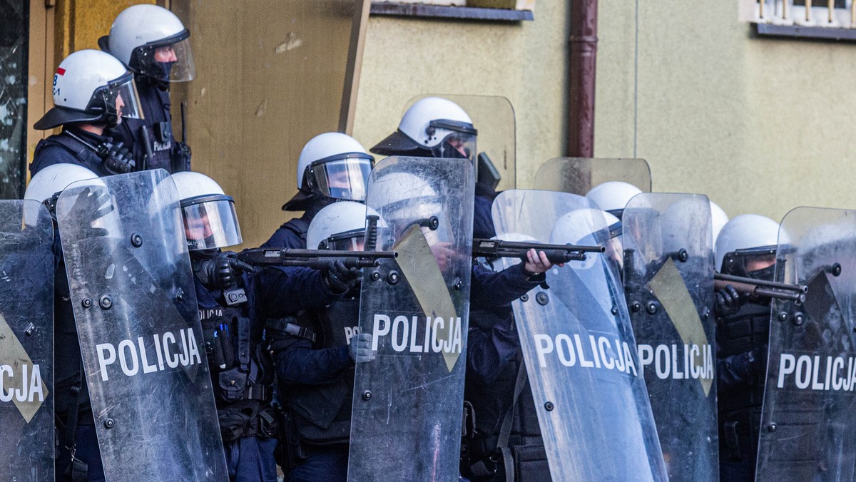 Interwencja policji podczas zamieszek w Lubinie