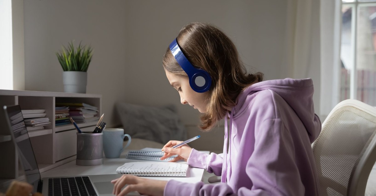 Kształcenie zdalne w szkołach – obowiązki dyrektorów i nauczycieli