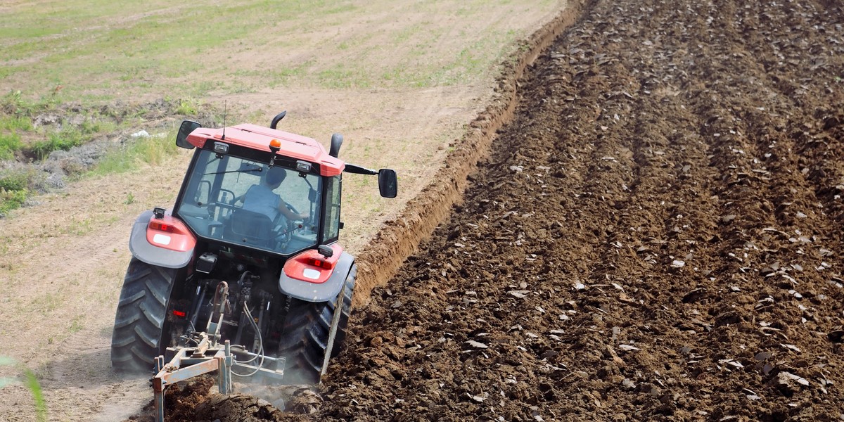 Łódzkie. Rolnikowi zepsuł się traktor. Co zrobił, zamiast go naprawić?