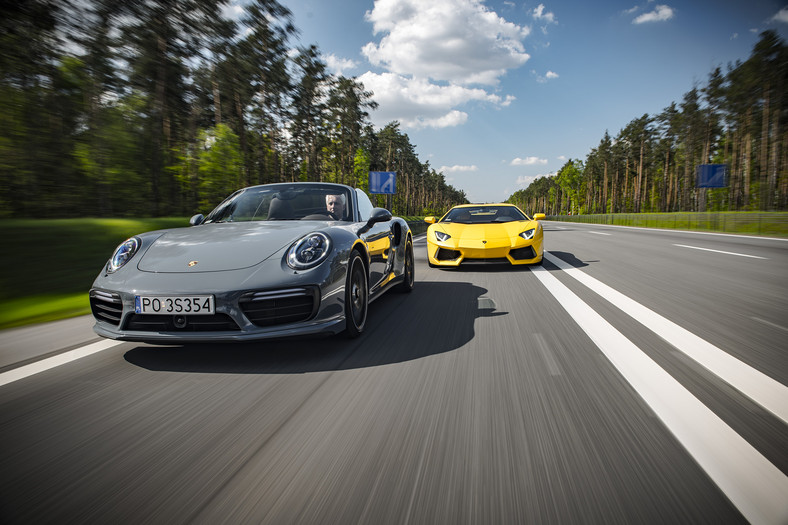 Lamborghini Aventador Coupe vs. Porsche 911 Tubo Cabrio