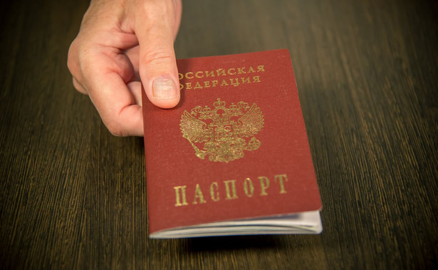 W Rosji urzędnikom zaleca się oddawanie paszportów. Żeby nie uciekli z kraju