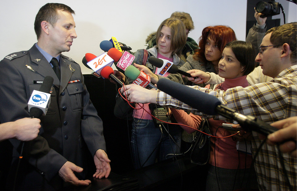 Marek Miłosz podczas rozmowy z dziennikarzami w Wojskowym Sądzie Okręgowym