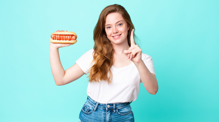 Többféle ízesítéssel is elkészíthetjük a hot dogot / Fotó: Shutterstock