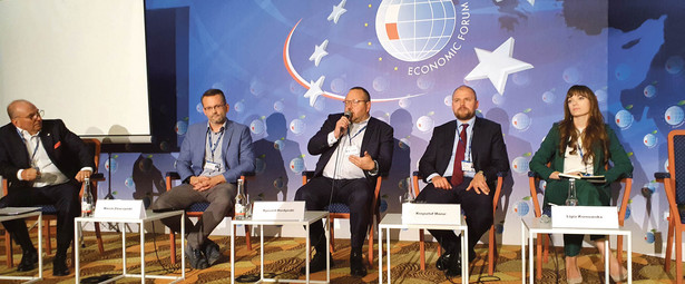 W panelu udział wzięli (od lewej): Jerzy Meysztowicz, wiceprzewodniczący partii Nowoczesna (moderator), Marcin Zmaczyński, dyrektor marketingu CEE Aruba Cloud, Ryszard Hordyński, dyrek tor ds. strategii i komunikacji Huawei Polska, Krzysztof Mazur, podsekretarz stanu w Ministerstwie Rozwoju i Ligia Kornowska, dyrektor zarządzająca Polskiej Federacji Szpitali