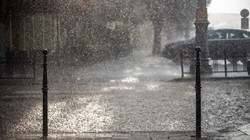 Do Polski zmierzają niebezpieczne zjawiska. Synoptycy ostrzegają: Obejmą cały kraj