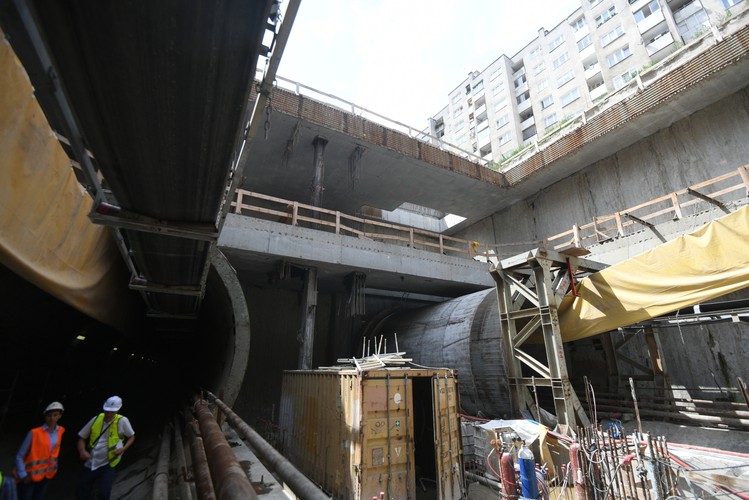 Na tym etapie budowy II linii metra planowane stacje to: Szwedzka (C16), zlokalizowana pod ul. Strzelecką po wschodniej stronie ul. Szwedzkiej, Targówek (C17) - w okolicy skrzyżowania ul. Pratulińskiej z Ossowskiego oraz Trocka (C18) - w rejonie skrzyżowania Pratulińskiej z Trocką. Tutaj znajdą się tory odstawcze i komora do zawracania. <br><br>
(nlat/cat) PAP/Bartłomiej Zborowski