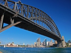 Była żona doprowadziła go do desperacji. Wlazł na most