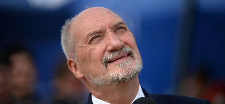 Radomskie Air Show już ruszyło. Szef MON: Chcę, byśmy pamiętali o wielkiej ofierze generała Błasika [ZDJĘCIA]