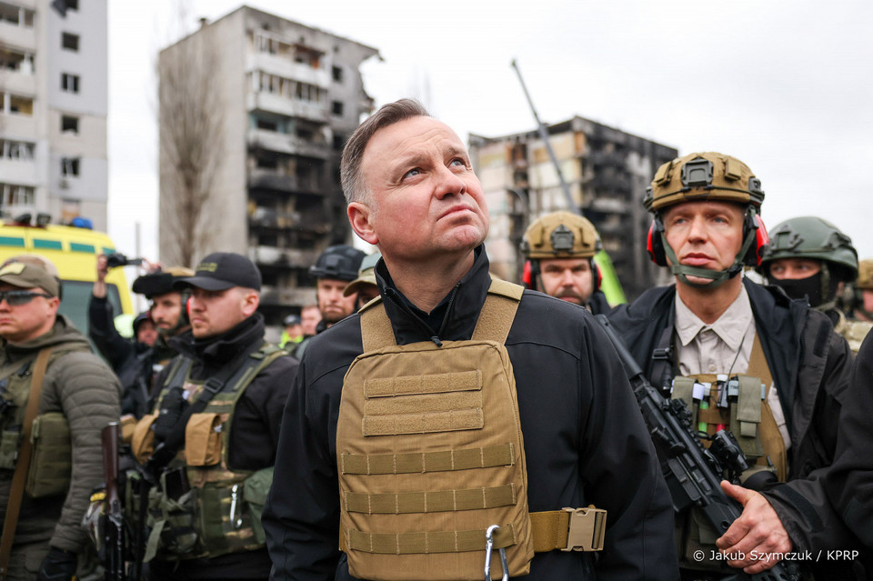 Andrzej Duda podczas swojej pierwszej wizyty w Ukrainie od czasu wybuchu wojny. Prezydent odwiedził wówczas zniszczone przez Rosjan miejscowości w tym Bucze i Borodziankę. 13.04.2022 r.